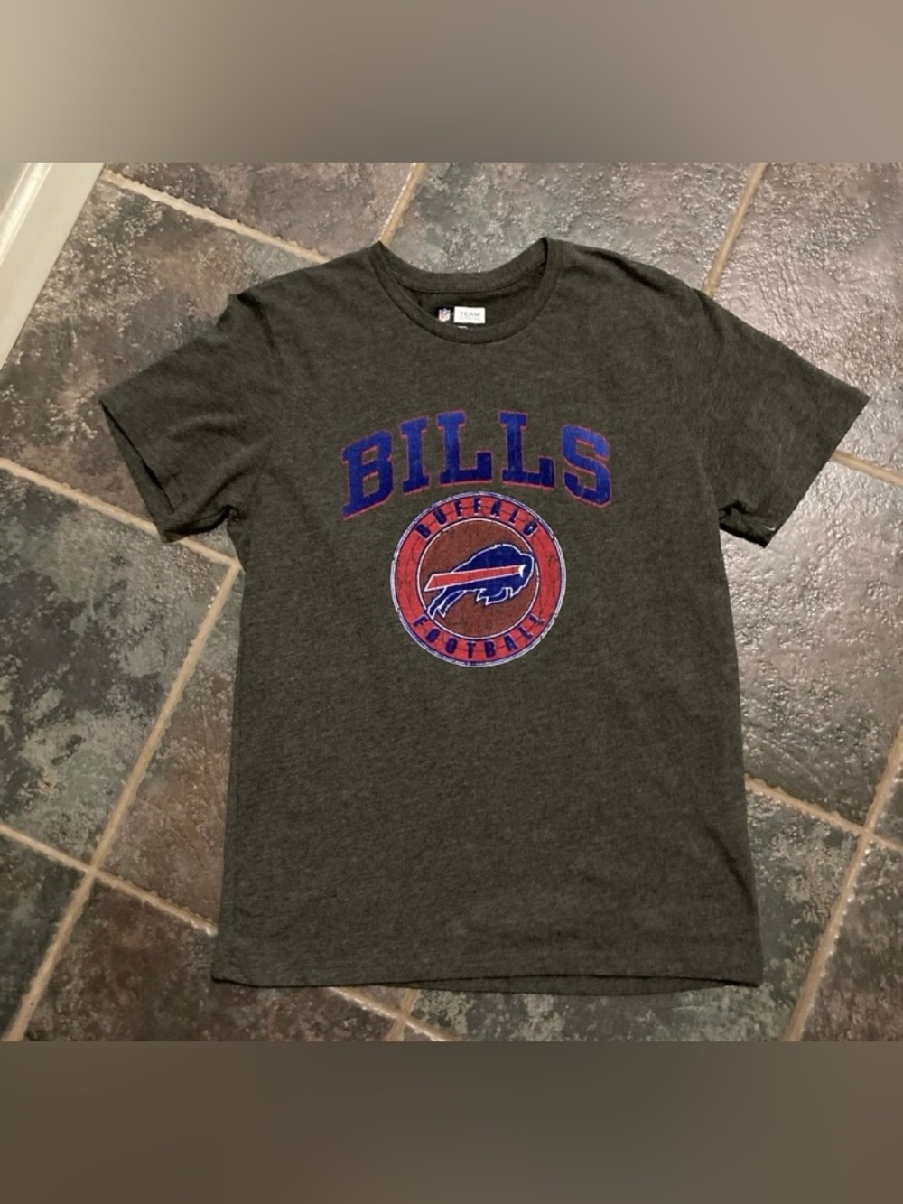 NFL Buffalo Bills Charcoal Grey T-Shirt.
Men's Small